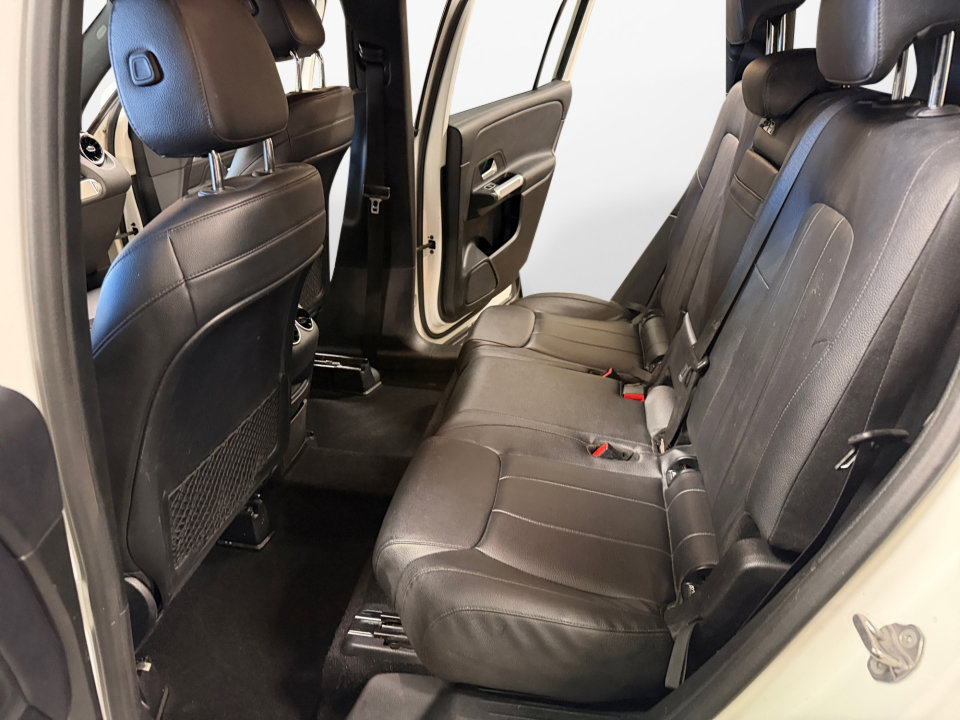 Used 2020 Mercedes-Benz GLB 250 4MATIC image 13