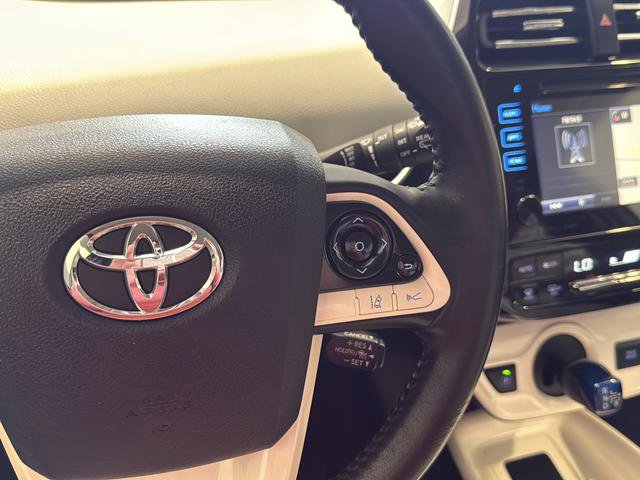 Used 2017 Toyota Prius Three image 28