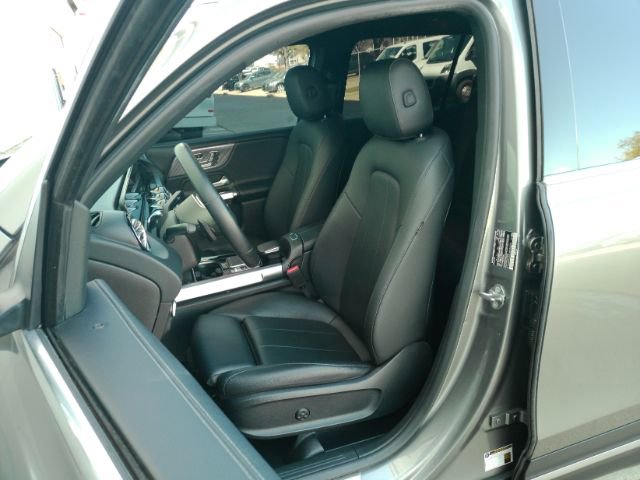 Used 2020 Mercedes-Benz GLB 250 w/ Premium Package image 6