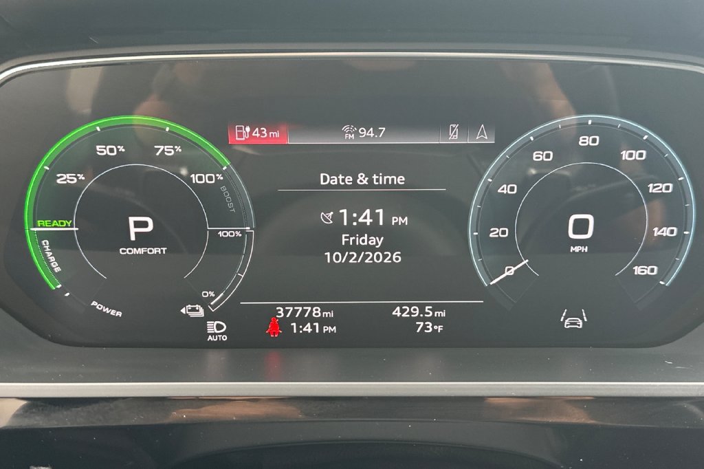 Used 2022 Audi e-tron Premium AWD/4WD image 30
