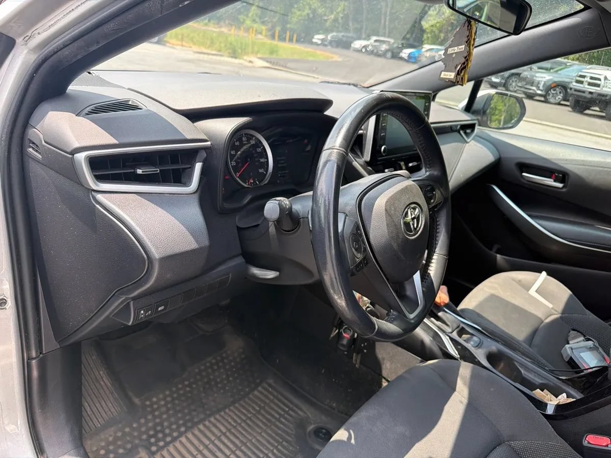 Used 2021 Toyota Corolla SE FWD image 5
