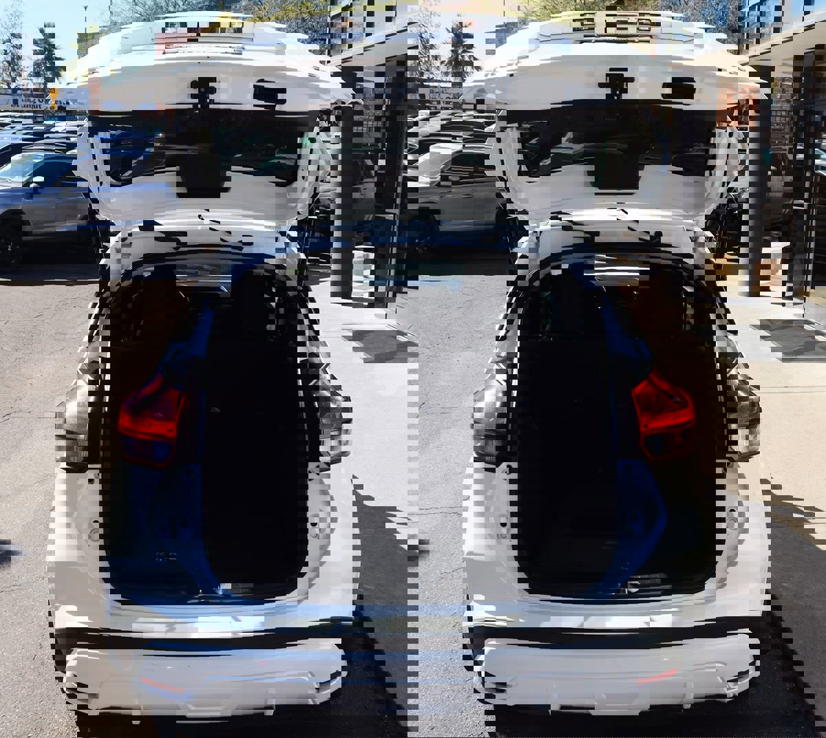 Used 2023 Nissan Kicks SR image 22