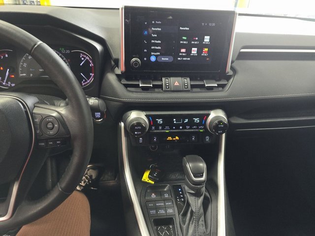 Used 2023 Toyota RAV4 XLE Premium image 41
