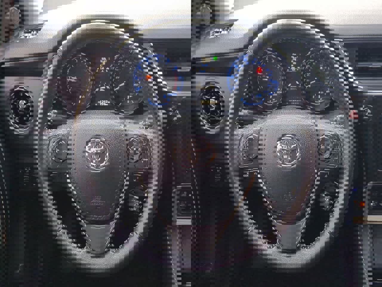 Used 2017 Toyota Corolla iM image 21