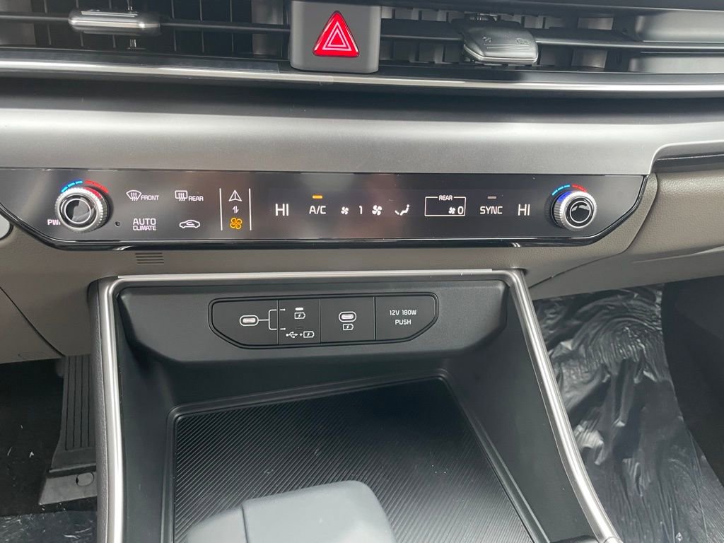 New 2026 Kia Carnival image 19