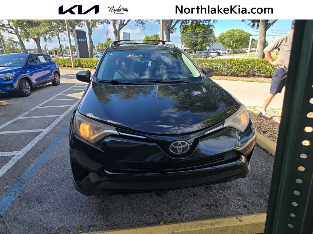 Used 2017 Toyota RAV4 LE FWD image 1