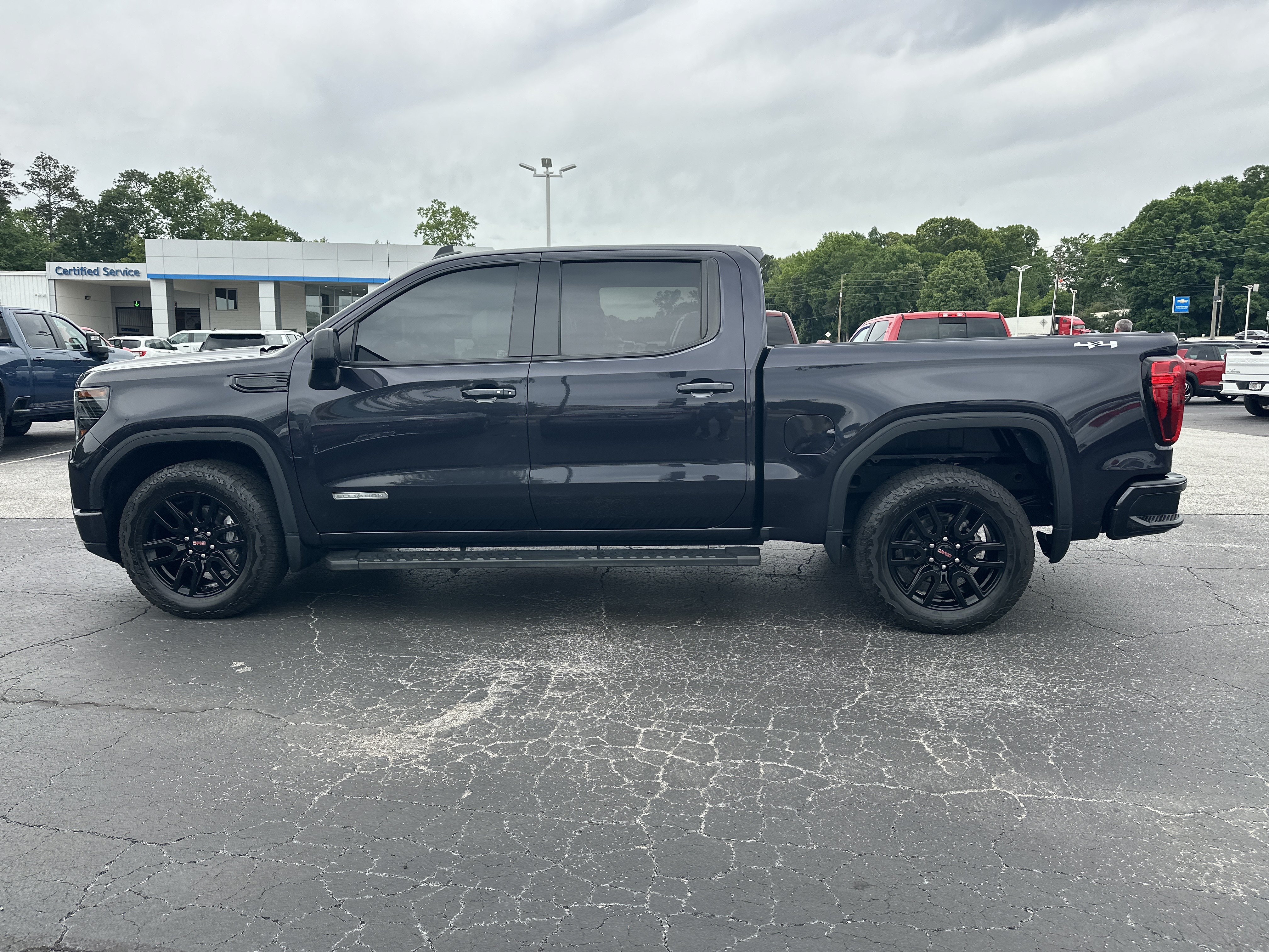 Used 2024 GMC Sierra 1500 Elevation AWD/4WD image 5