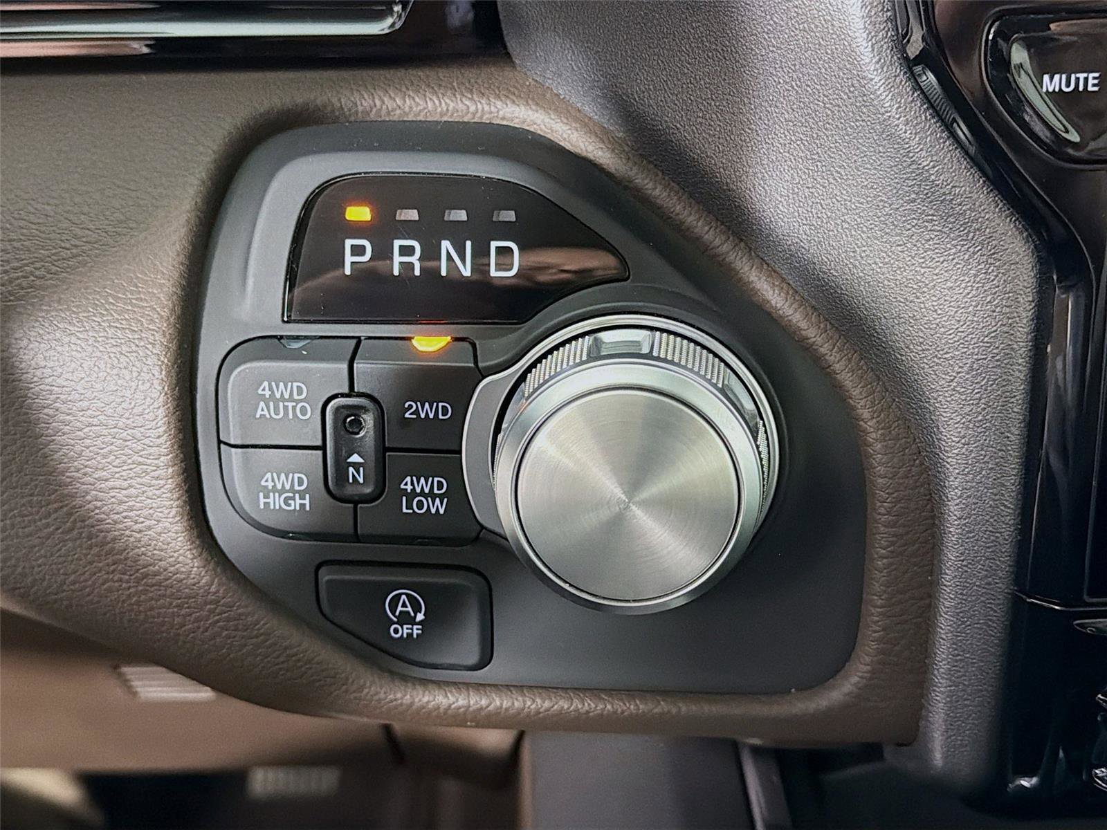 Used 2026 RAM 1500 Laramie AWD/4WD image 18