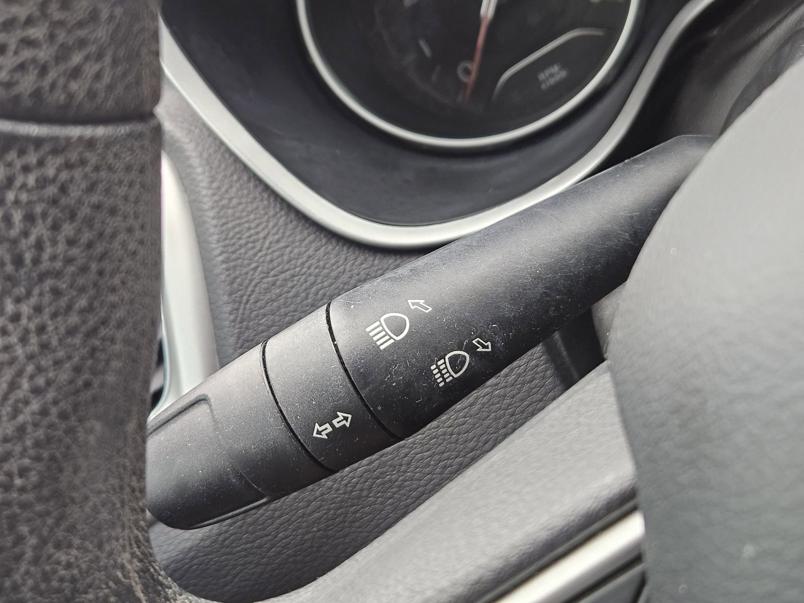 Used 2019 Jeep Compass Sport w/ Tech Group FWD image 28