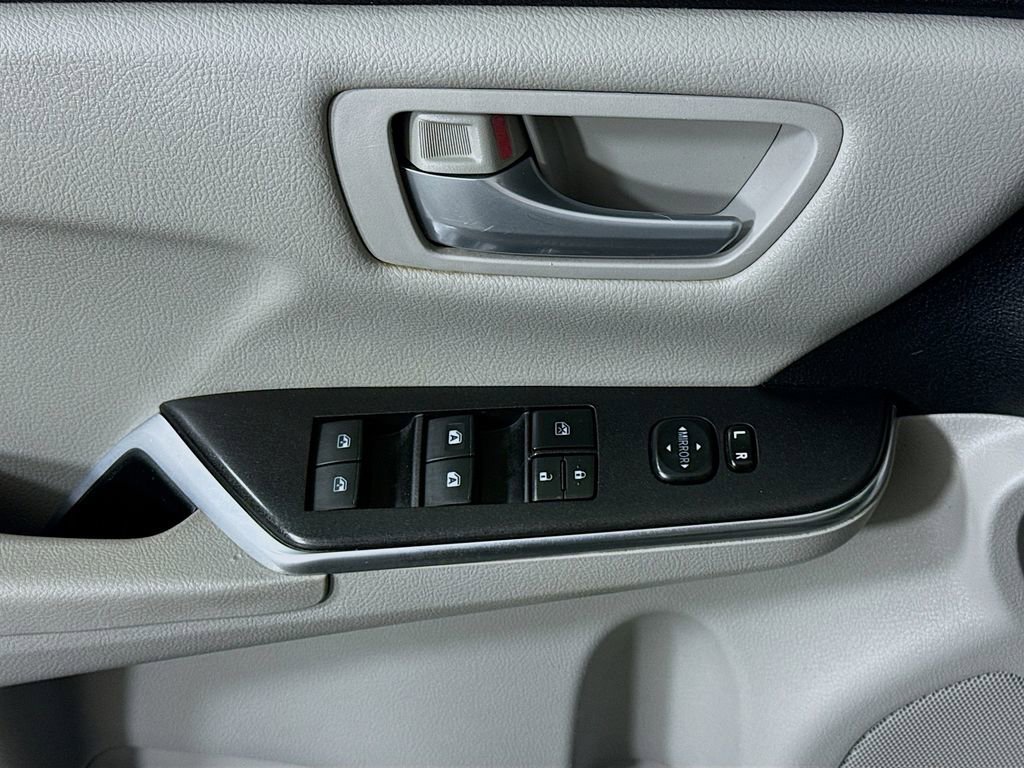 Used 2016 Toyota Camry LE FWD image 21