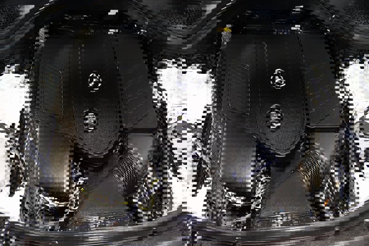 Used 2025 Mercedes-Benz GLC 300 4MATIC Coupe image 95