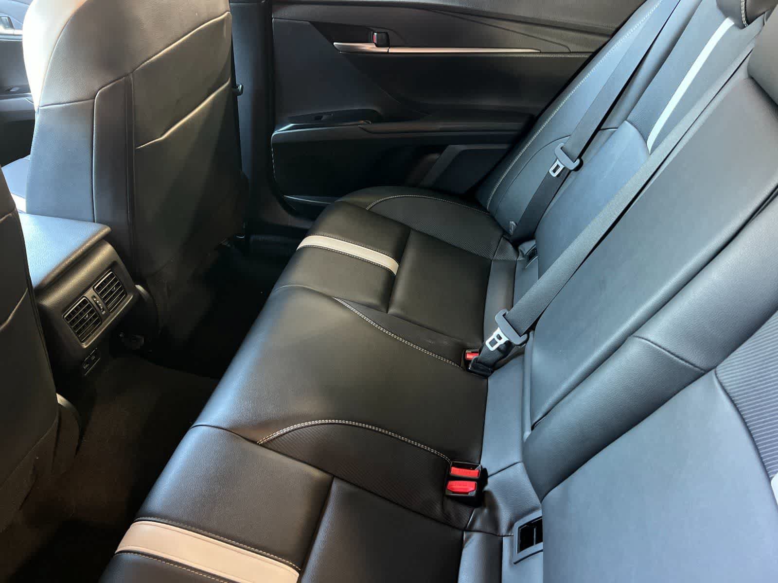 Used 2025 Toyota Camry SE FWD image 5