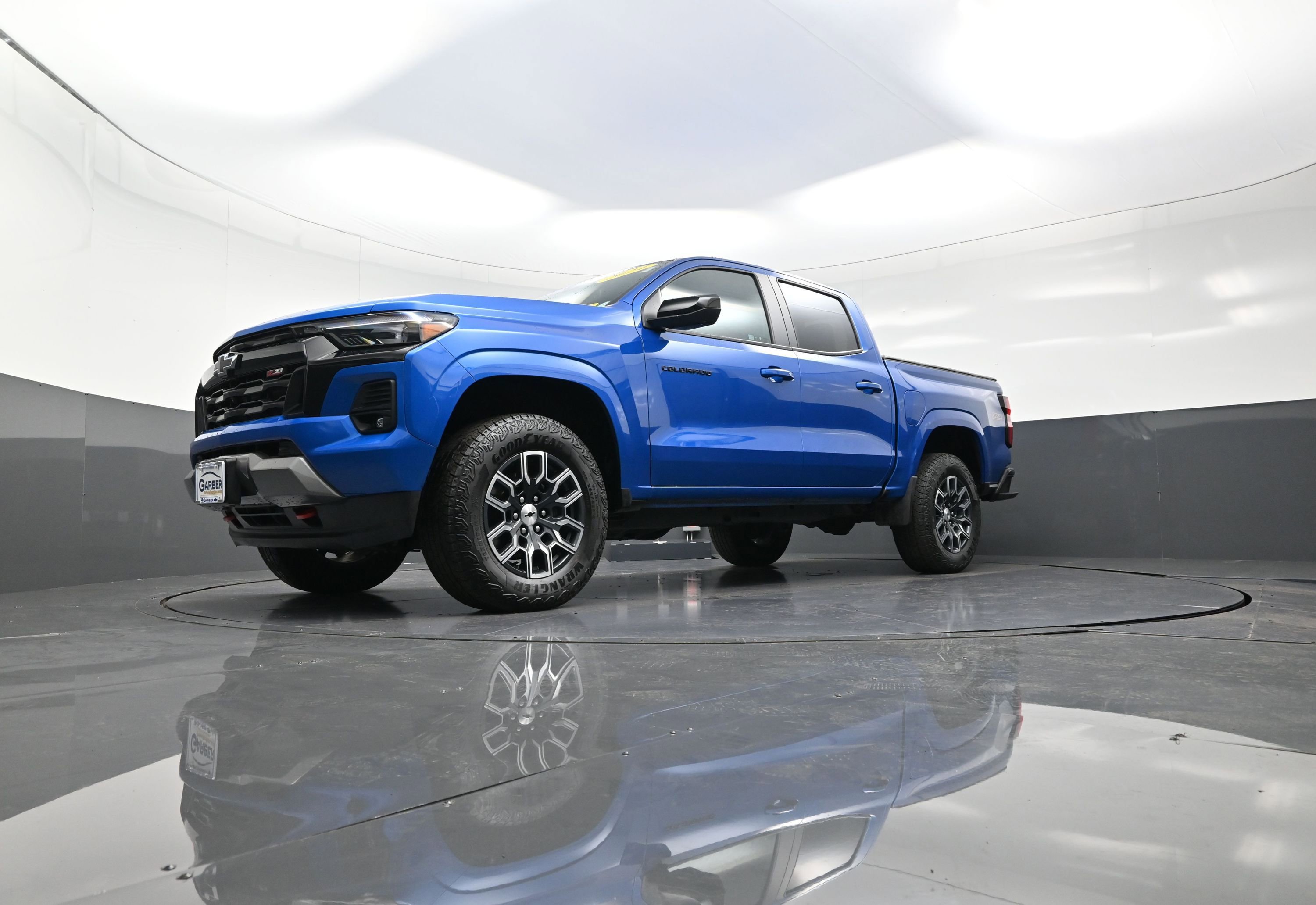 Used 2024 Chevrolet Colorado Z71 w/ Z71 Convenience Package 2 image 11