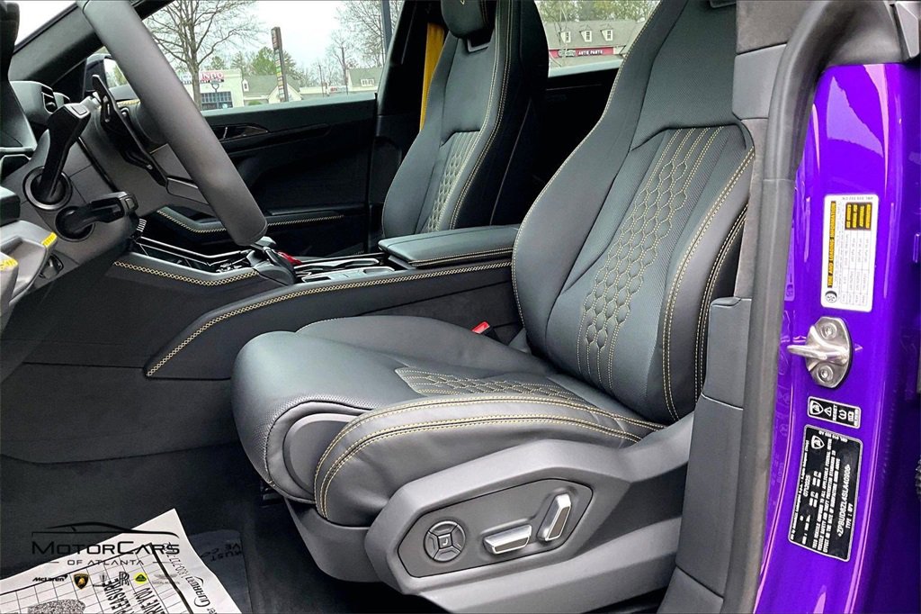 Used 2025 Lamborghini Urus SE image 22