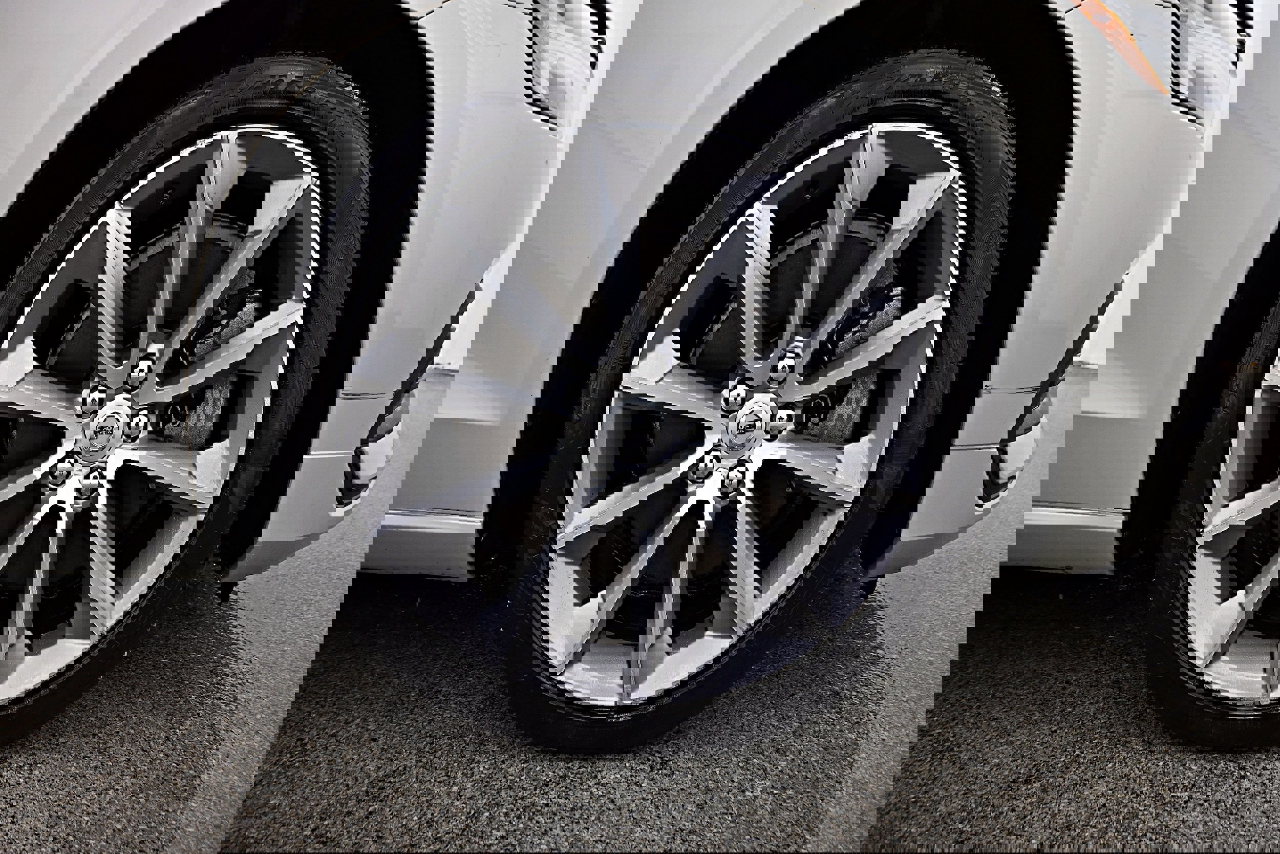 Used 2019 Volvo S60 T6 Momentum w/ Multimedia Package image 36