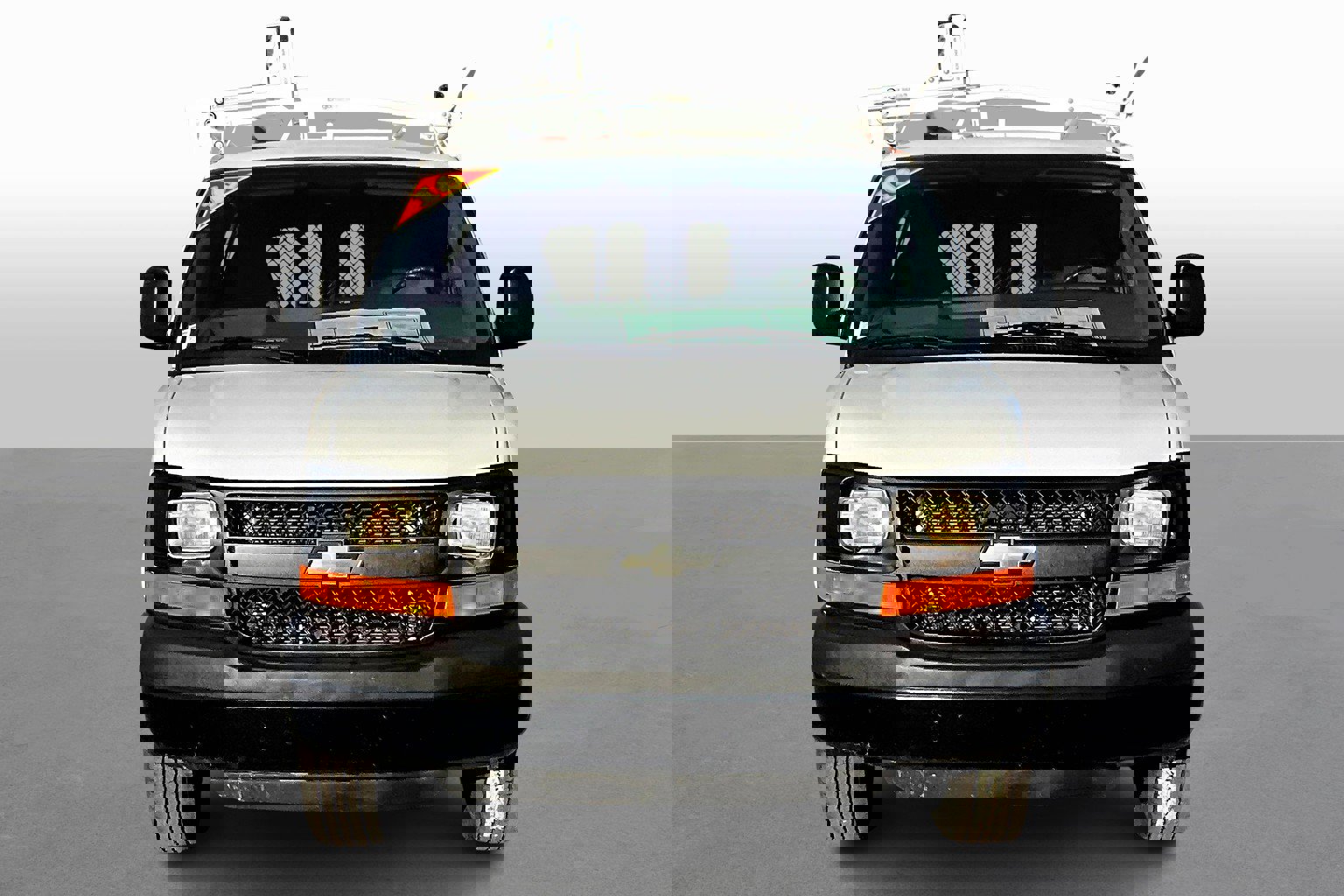 Used 2016 Chevrolet Express 2500 image 3