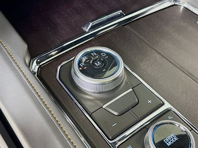Certified 2024 Ford Expedition Max Platinum image 17