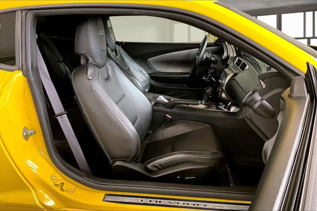 Used 2014 Chevrolet Camaro SS w/ RS Package RWD image 8