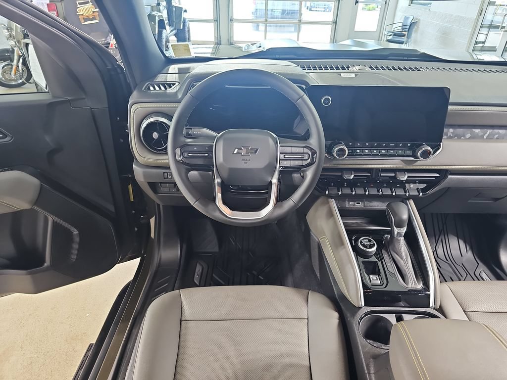 Certified 2025 Chevrolet Colorado ZR2 w/ Technology Package AWD/4WD image 19