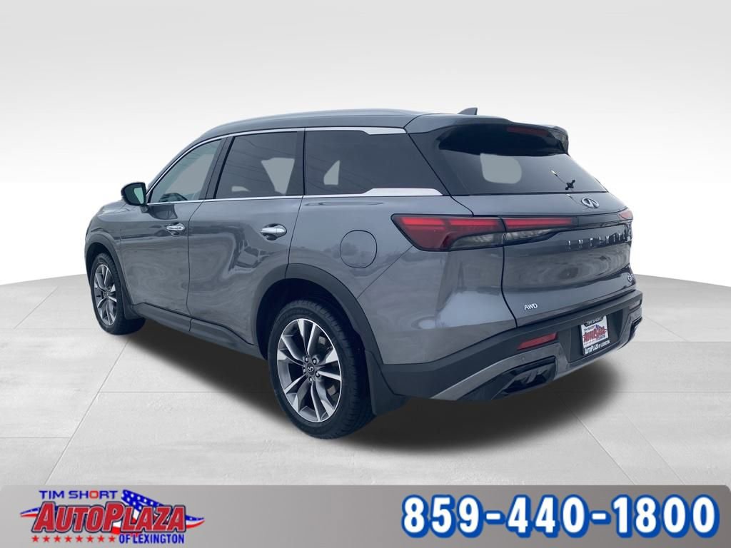 Used 2023 INFINITI QX60 Luxe image 2