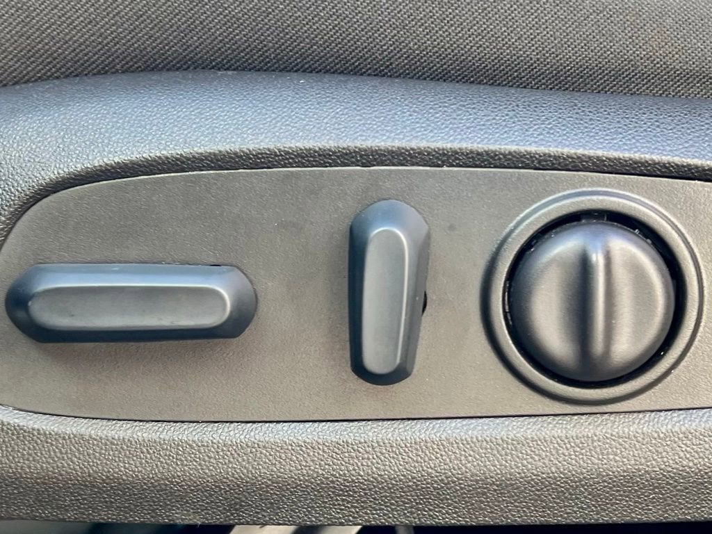 Used 2025 Chevrolet Blazer LT image 27