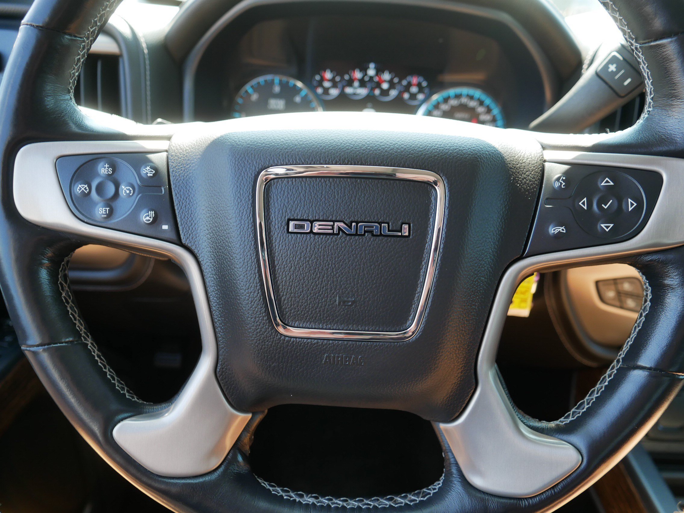 Used 2018 GMC Sierra 1500 Denali w/ Denali Ultimate Package AWD/4WD image 25