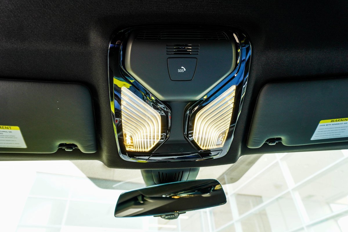 Used 2024 BMW M4 Coupe w/ Executive Package image 17