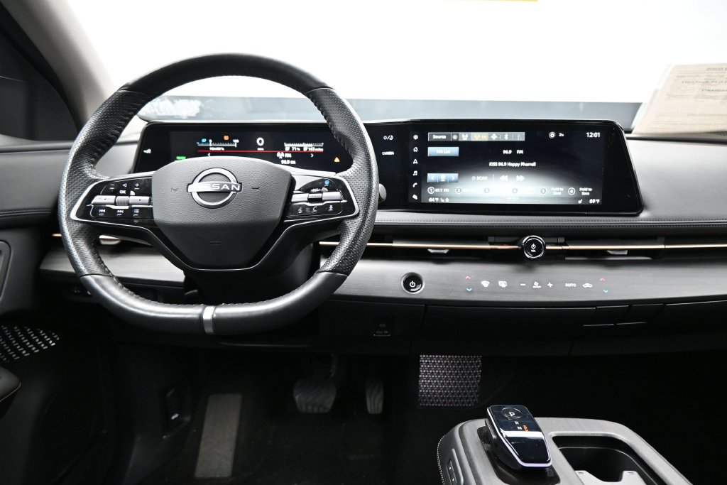 Used 2023 Nissan Ariya AWD image 14