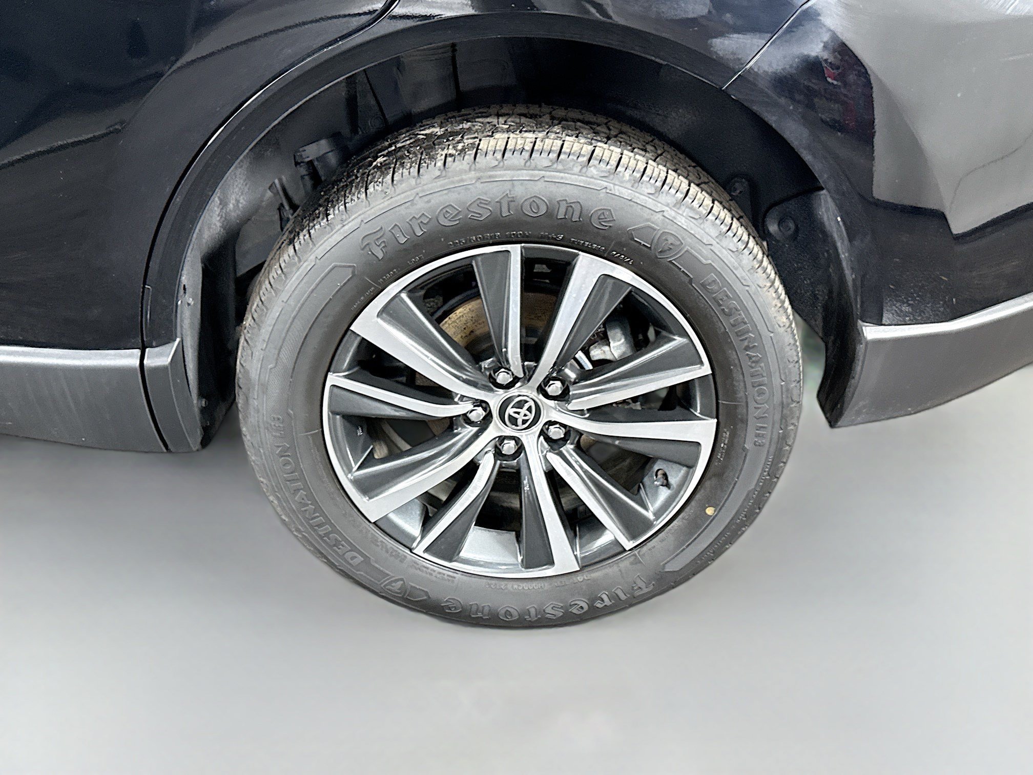 Used 2024 Toyota Venza LE AWD/4WD image 37