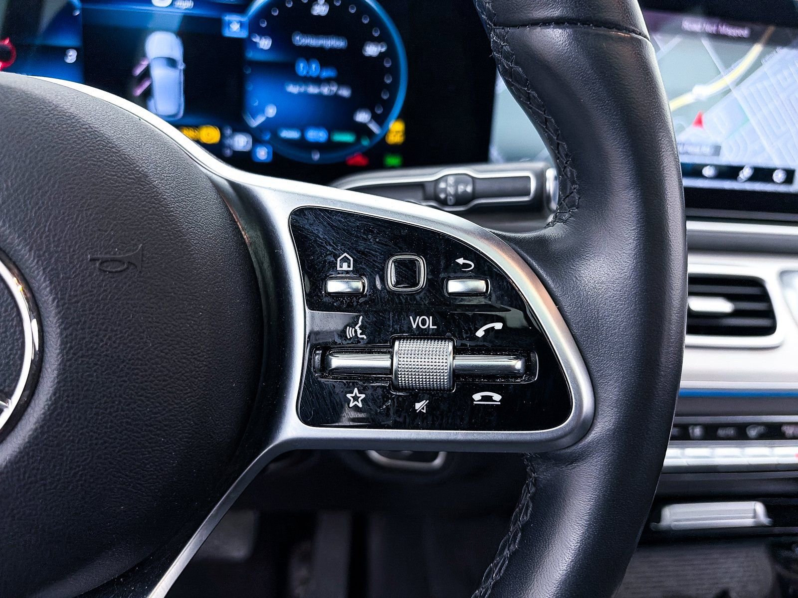 Used 2023 Mercedes-Benz GLE 450 4MATIC w/ AMG Line Exterior image 33