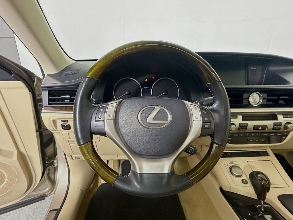 Used 2015 Lexus ES 350 w/ Premium Package image 11