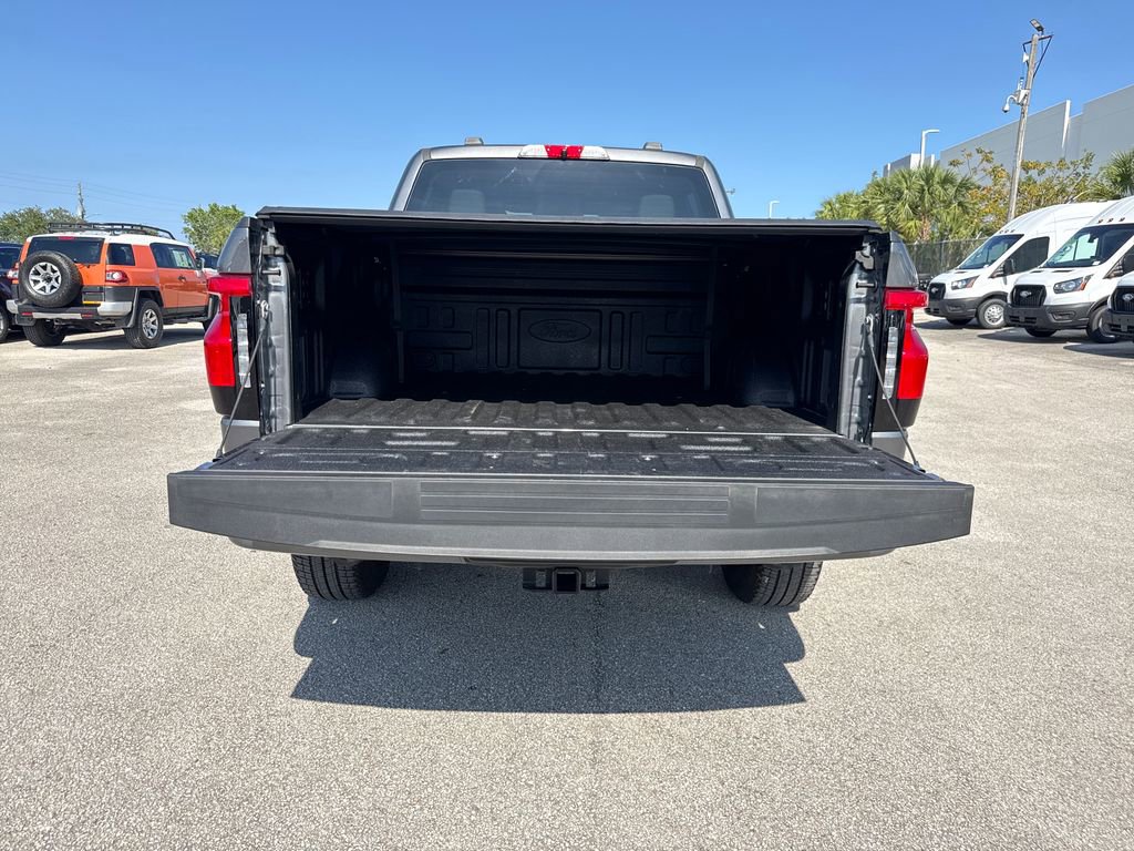 Used 2025 Ford F150 Lightning XLT AWD/4WD image 29