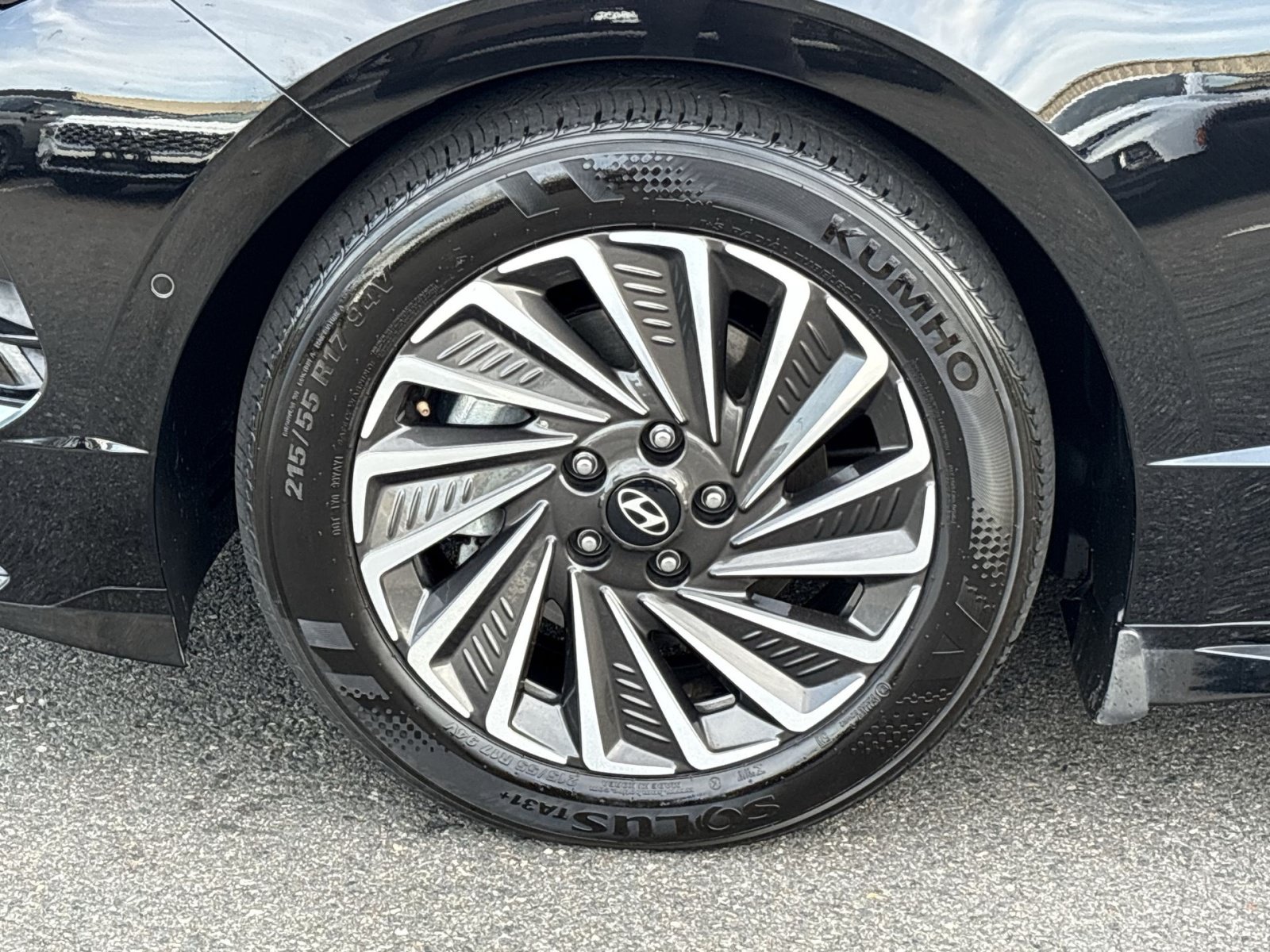 Used 2025 Hyundai Sonata Limited FWD image 12