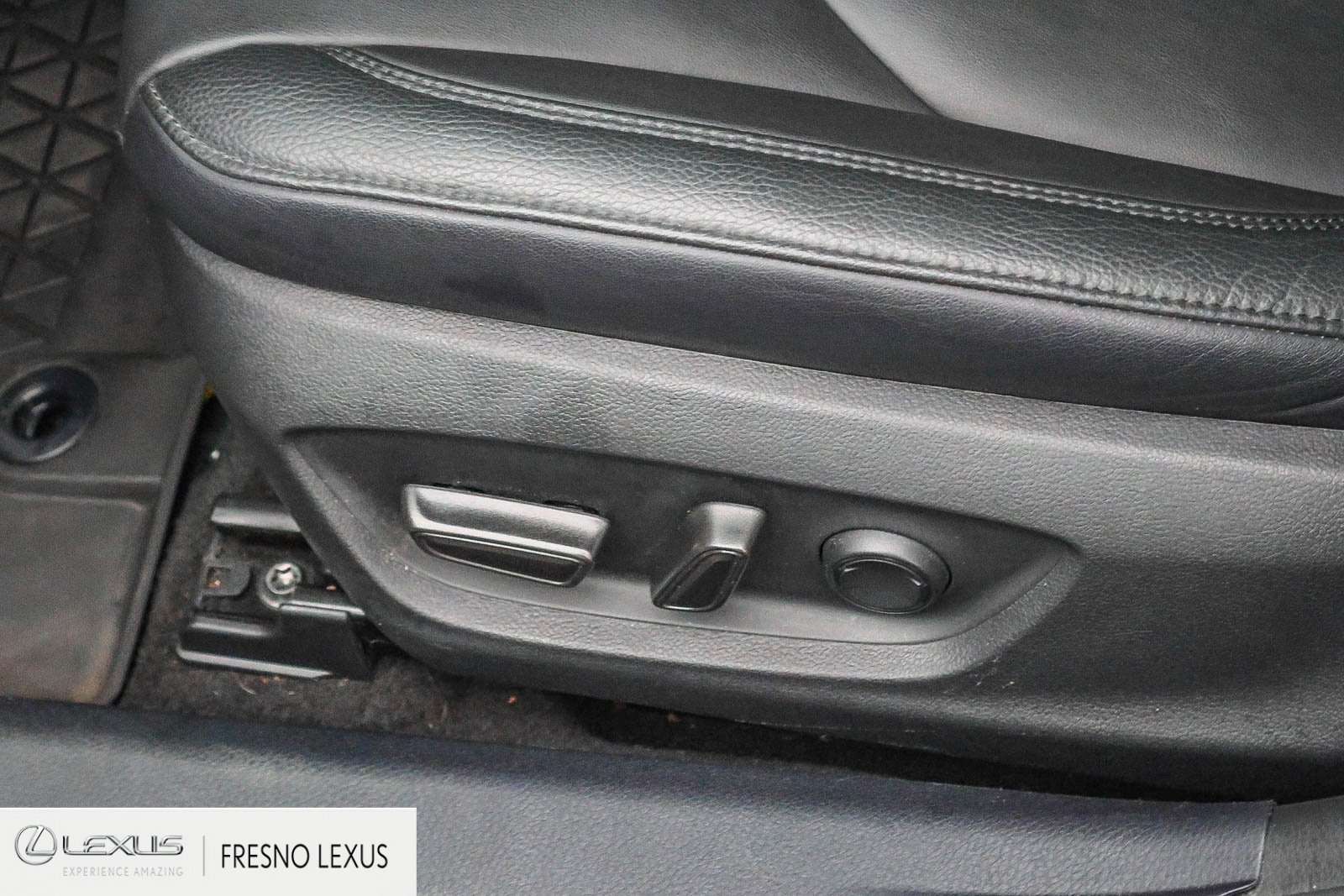 Used 2022 Toyota Avalon XLE image 21