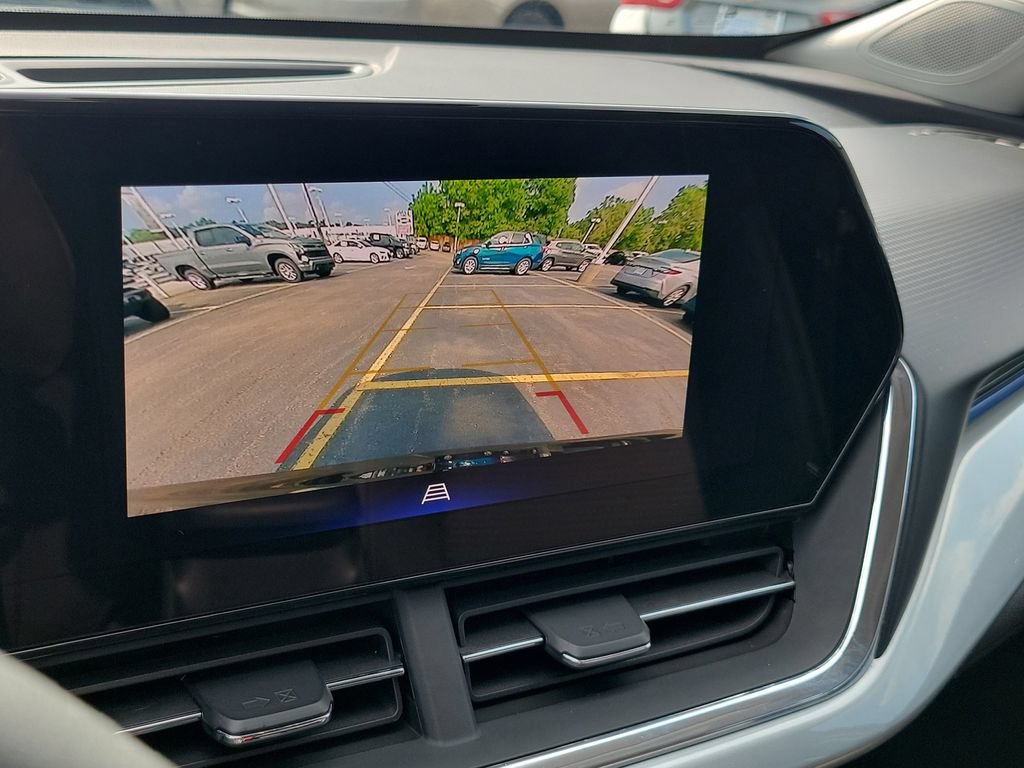 Used 2025 Chevrolet Trax LT FWD image 32