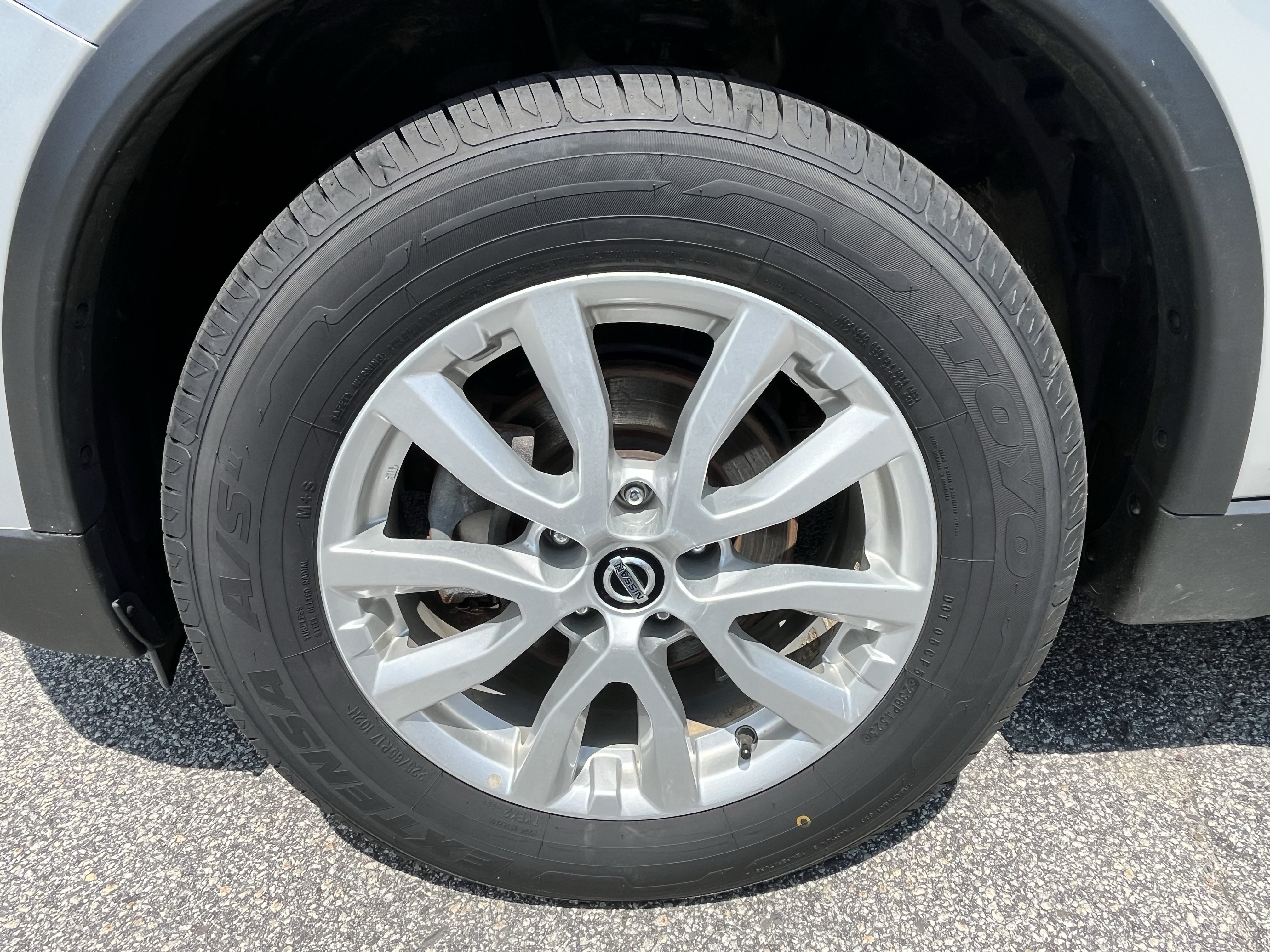 Used 2020 Nissan Rogue SV AWD/4WD image 12