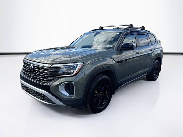 Used 2024 Volkswagen Atlas Peak Edition SEL image 4