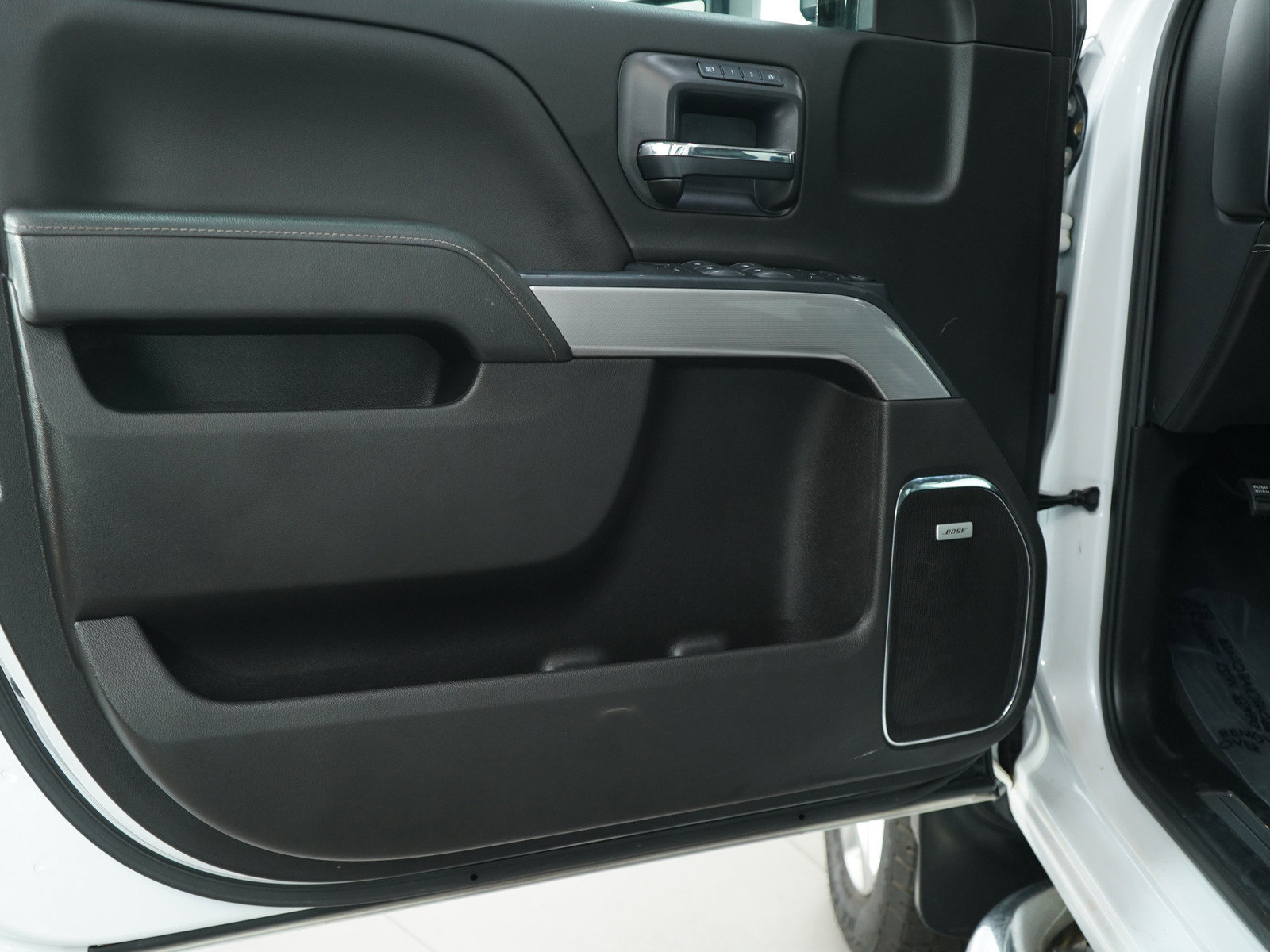 Used 2019 Chevrolet Silverado 2500 LTZ image 17