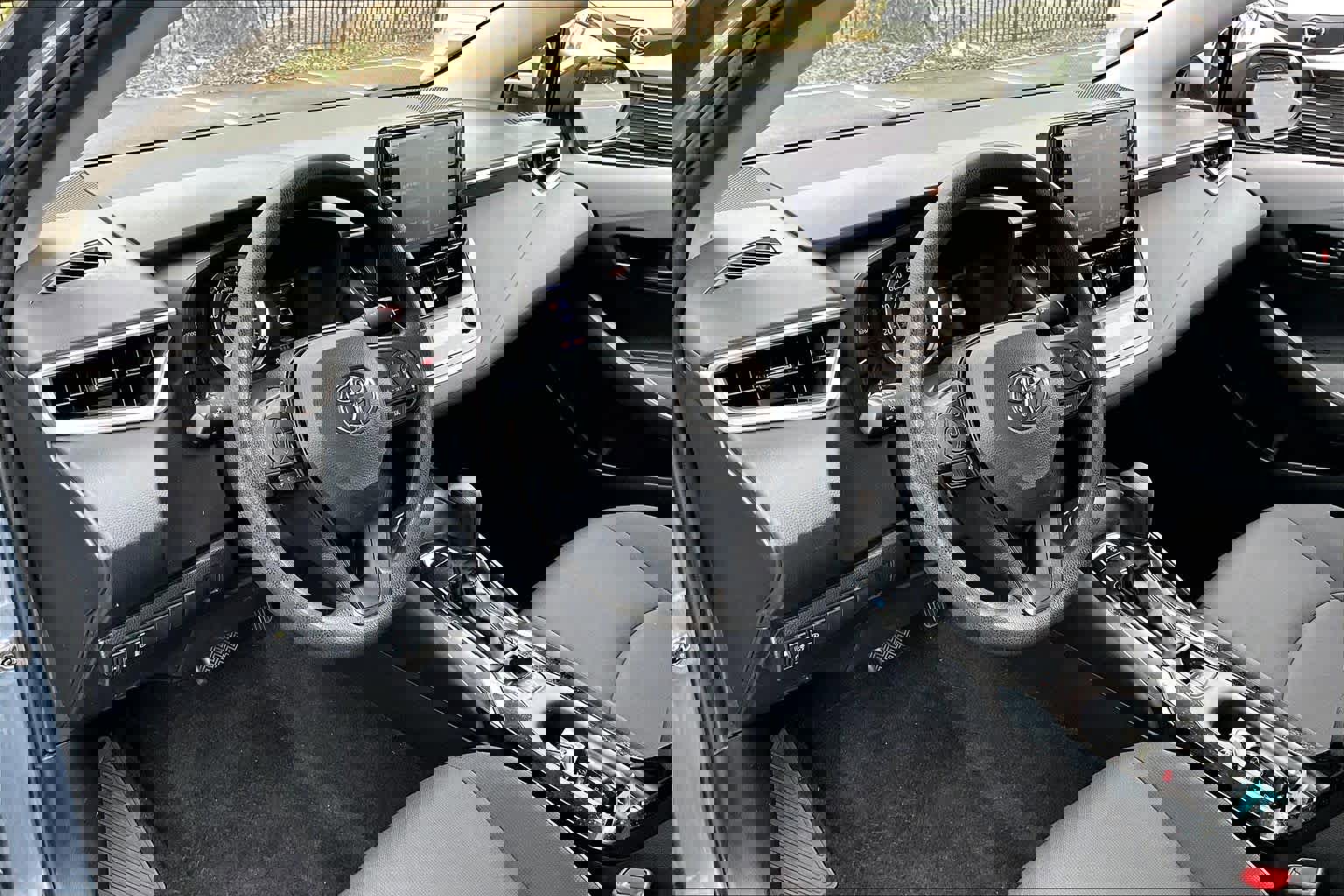 Used 2022 Toyota Corolla LE w/ Body Protection Package (TMS) image 17