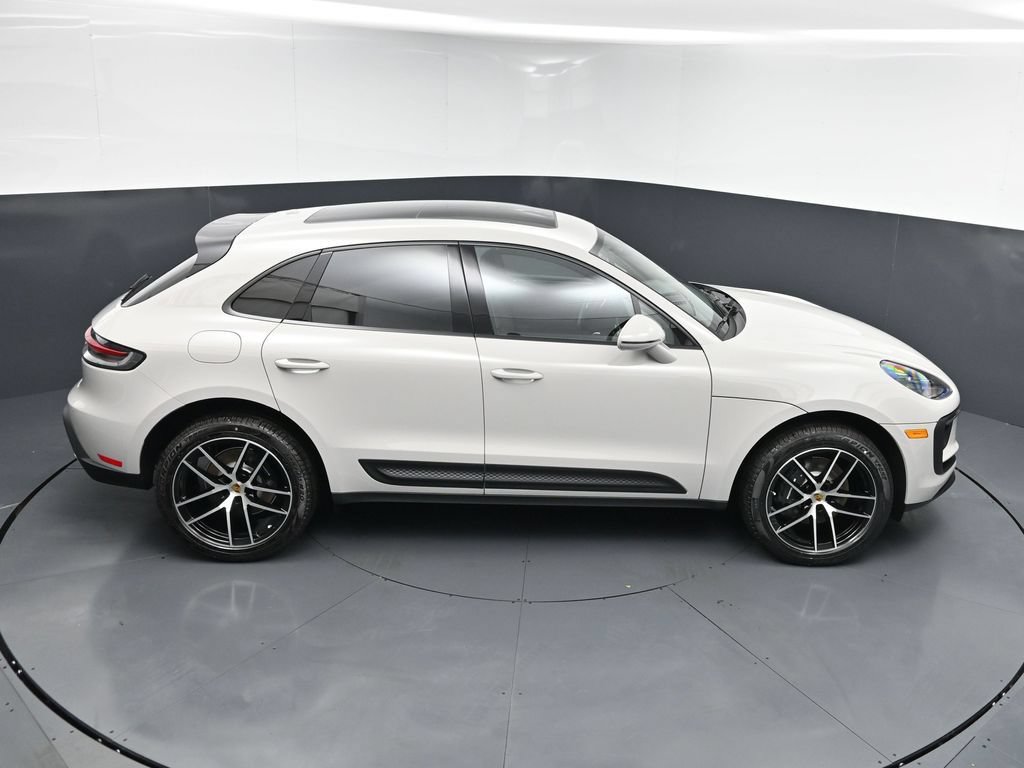 New 2026 Porsche Macan AWD/4WD image 18