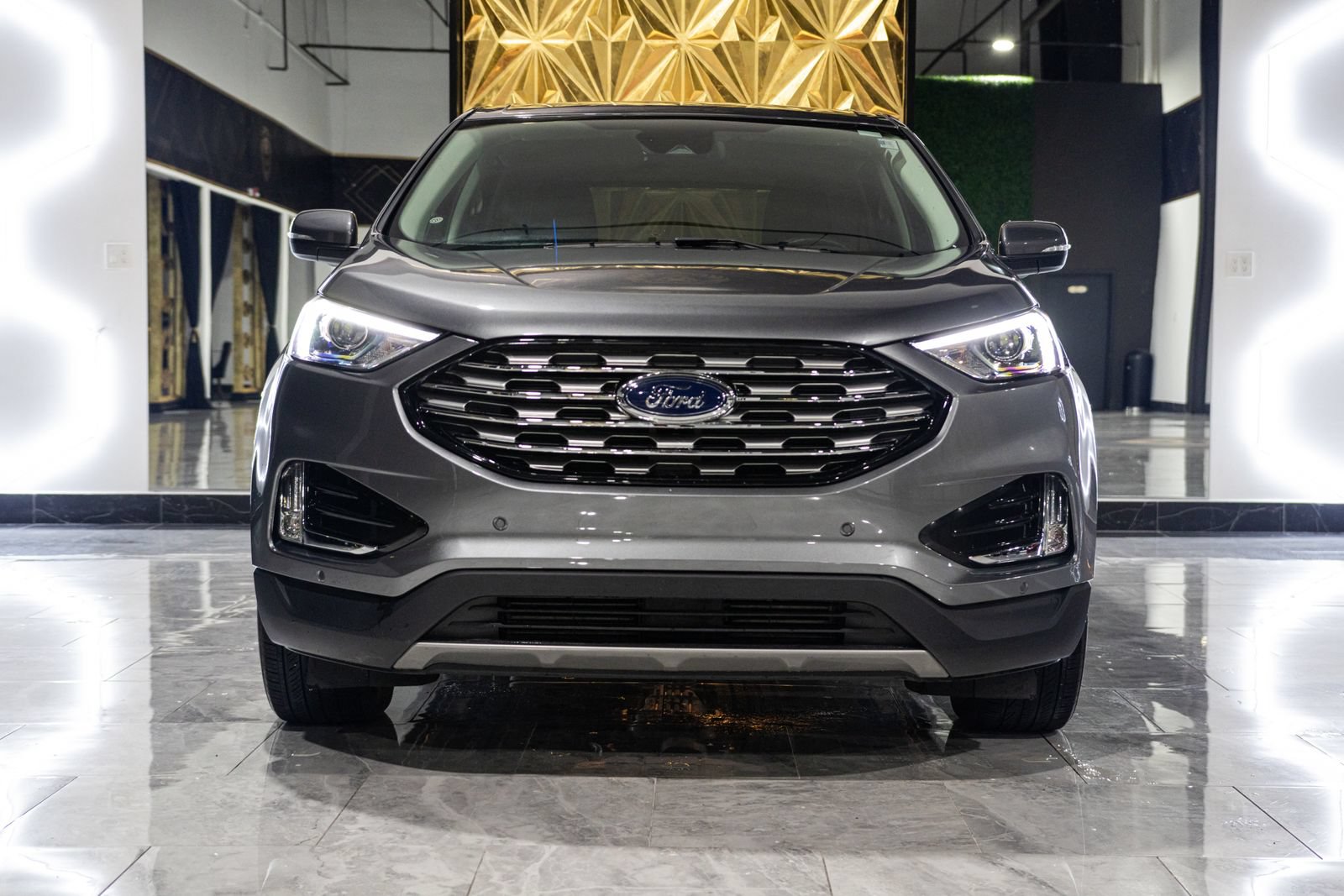 Used 2024 Ford Edge Titanium AWD/4WD image 3