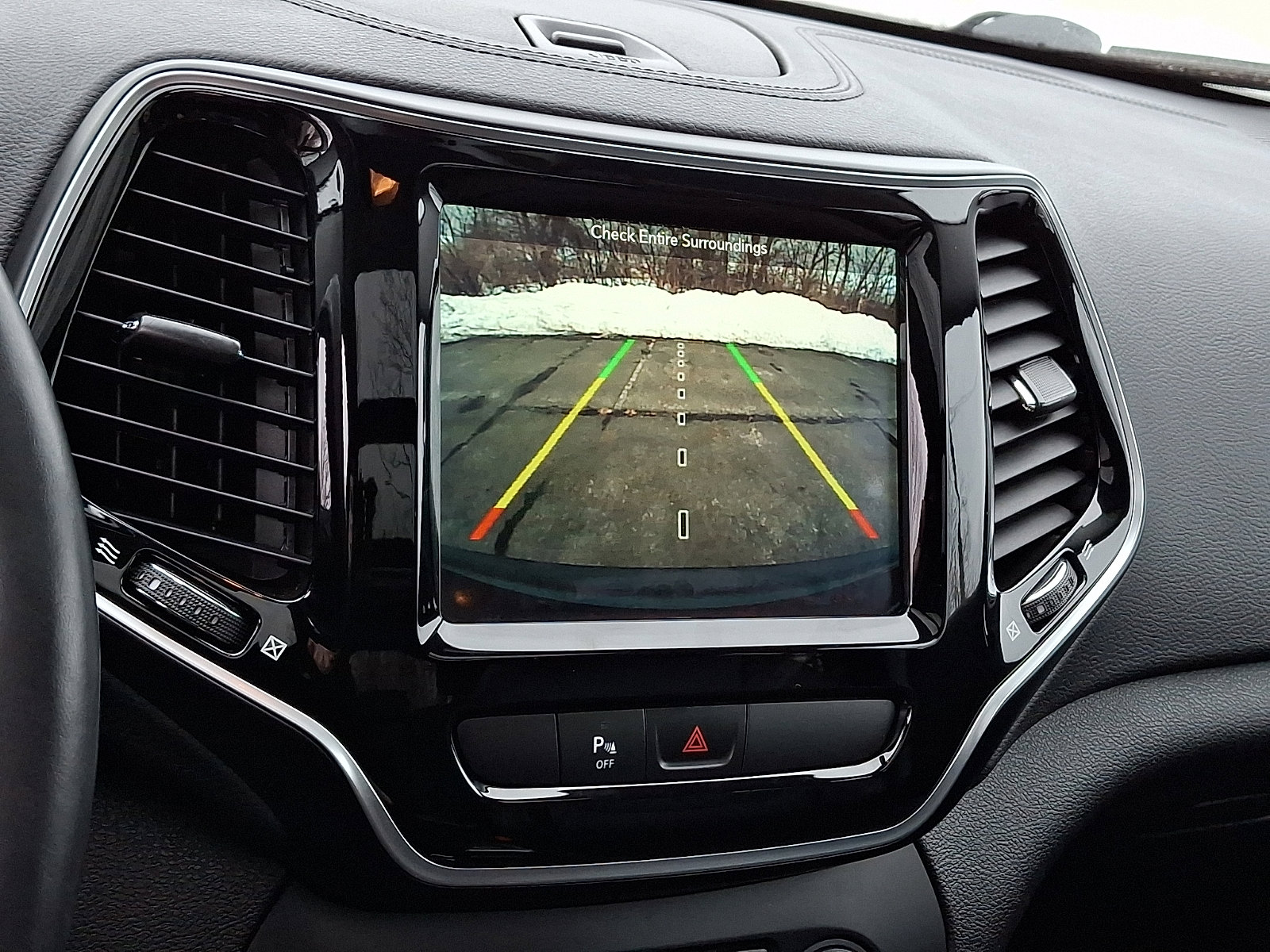 Used 2019 Jeep Cherokee Limited image 19