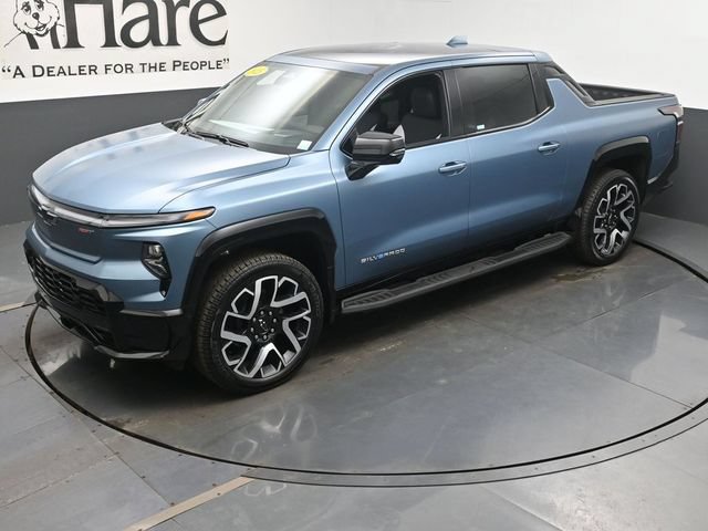 Certified 2025 Chevrolet Silverado EV RST AWD/4WD image 38