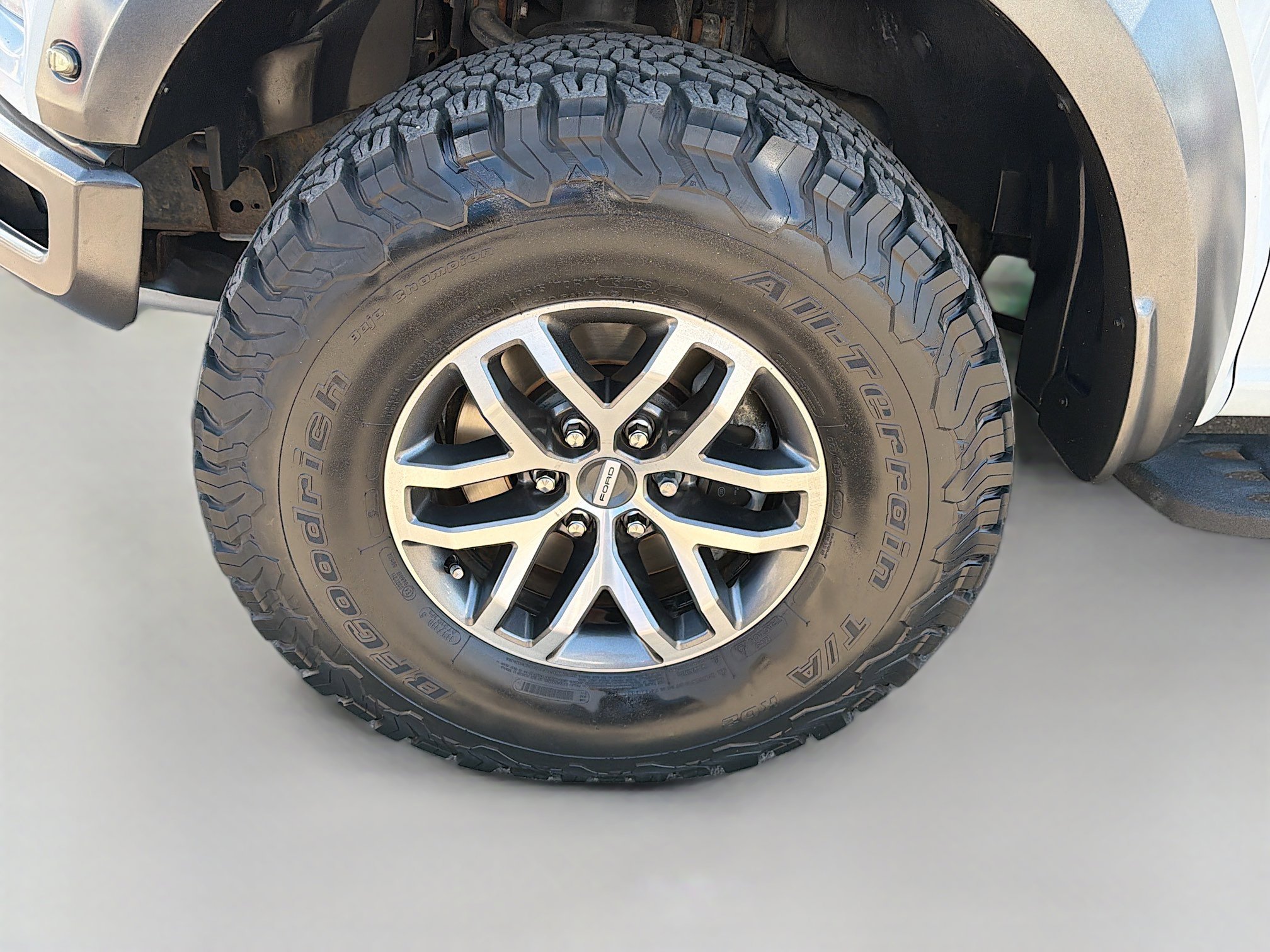 Used 2017 Ford F150 Raptor w/ Equipment Group 802A Luxury image 41