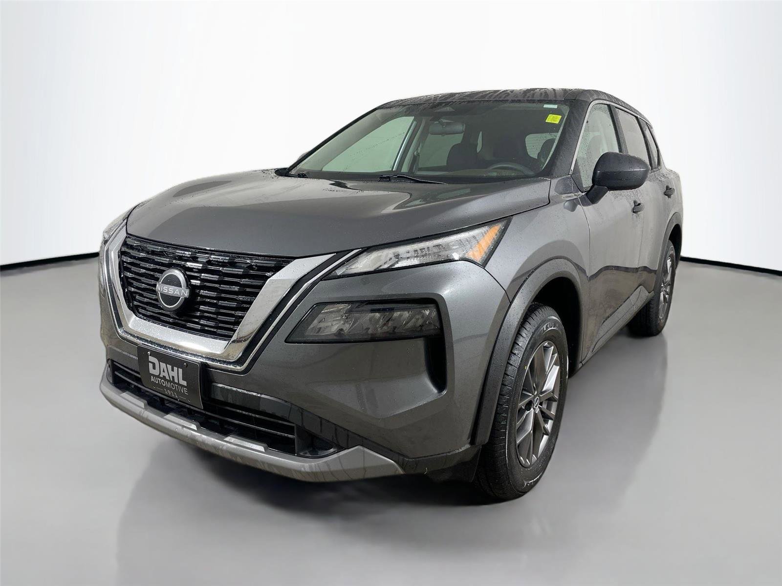 Used 2023 Nissan Rogue S AWD/4WD image 4