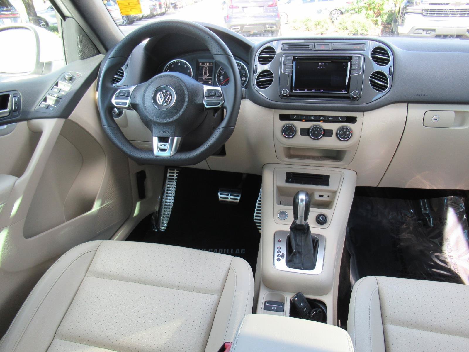 Used 2016 Volkswagen Tiguan R-Line FWD image 13