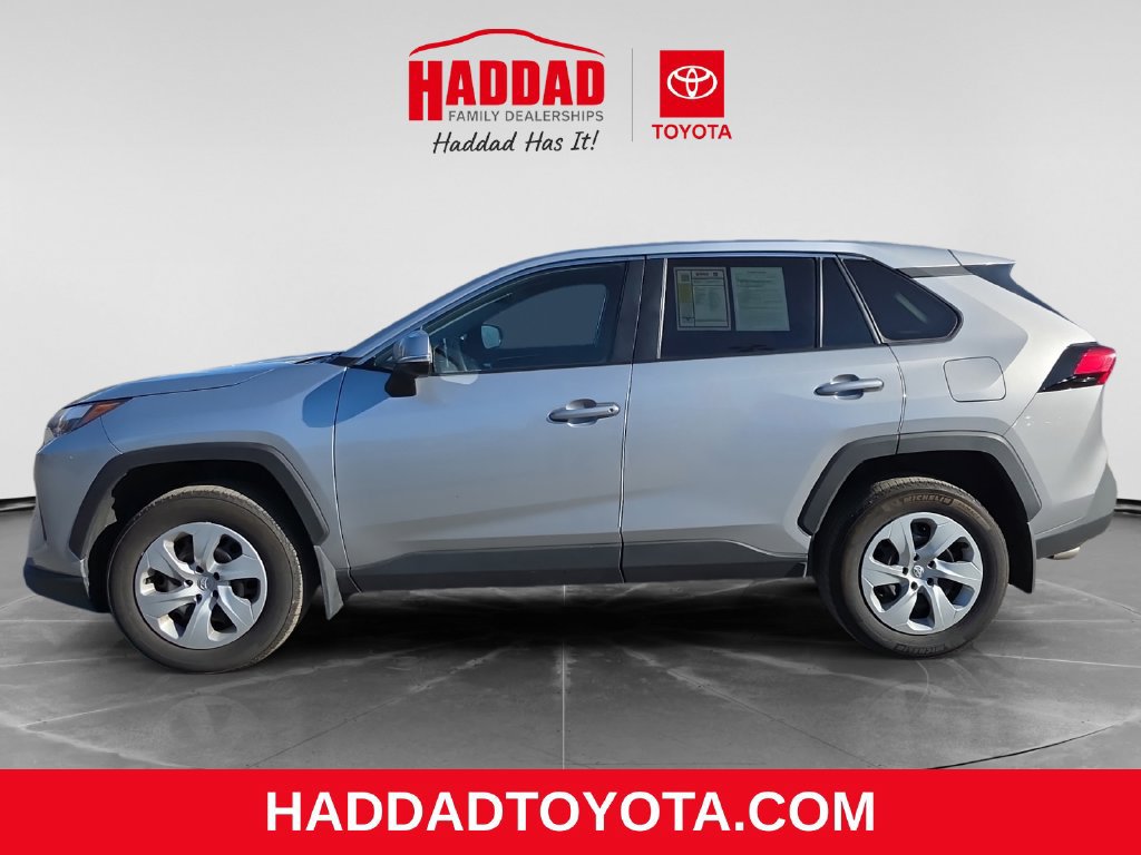Used 2024 Toyota RAV4 LE AWD/4WD image 2