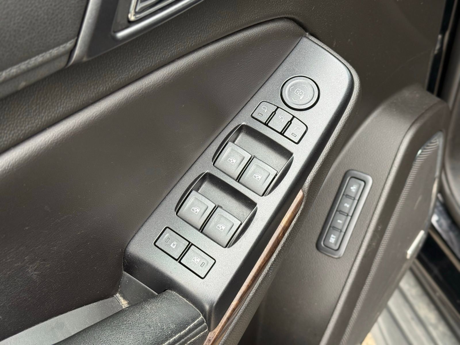 Used 2018 Chevrolet Tahoe LT image 12