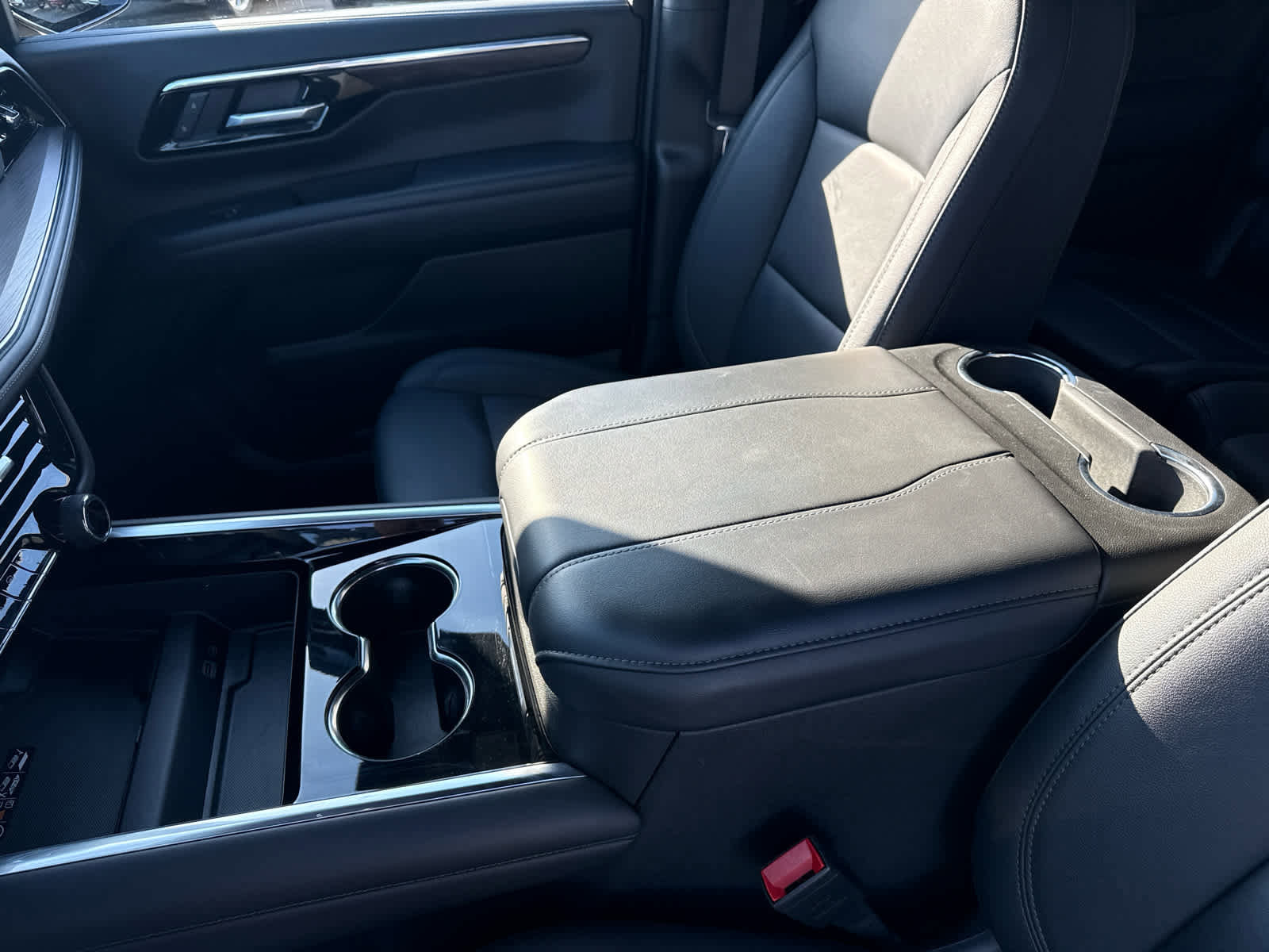 Certified 2025 Chevrolet Suburban Z71 AWD/4WD image 22