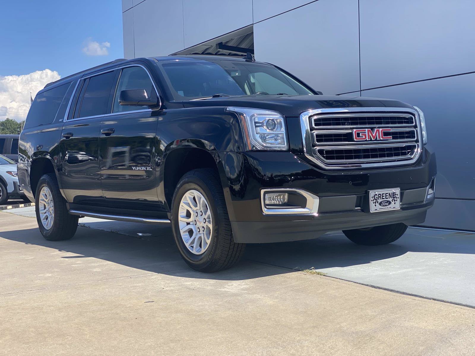 Used 2018 GMC Yukon XL SLT RWD image 1